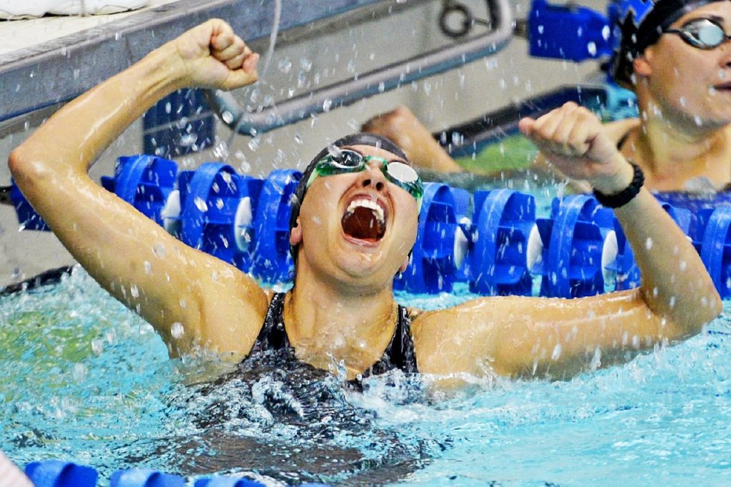 vincitrice gara nuoto
